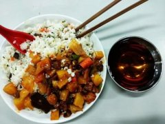 广州市老年食堂为残疾人提供膳食