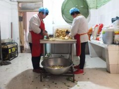 临沂市第一饲料厂食堂用食盐炒蔬菜承包商被捕