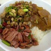 食堂秘密：2位厨师煮5万餐，9元13菜！山东集团食品工业大会大锅饭